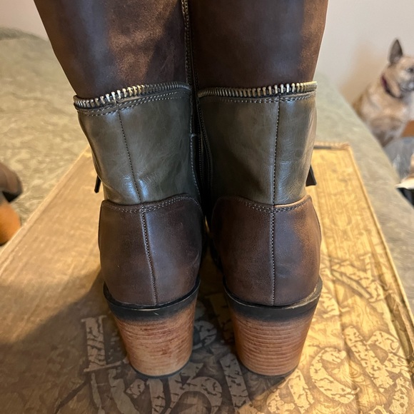 Pierre Dumas olive green and brown booties size 9 - Picture 3 of 5